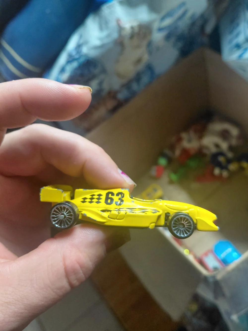 maisto classic yellow